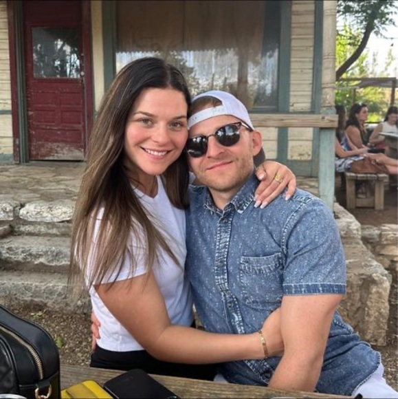 Meet your Posher, Lauren - Picture 1 of 1